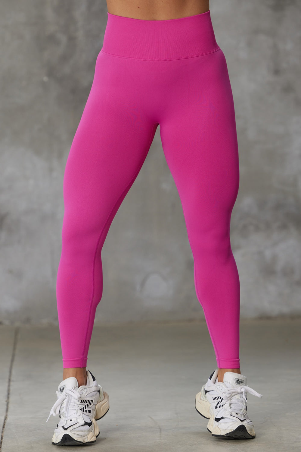 GAMMA - Fuchsia Scrunch Butt Leggings – innovawear