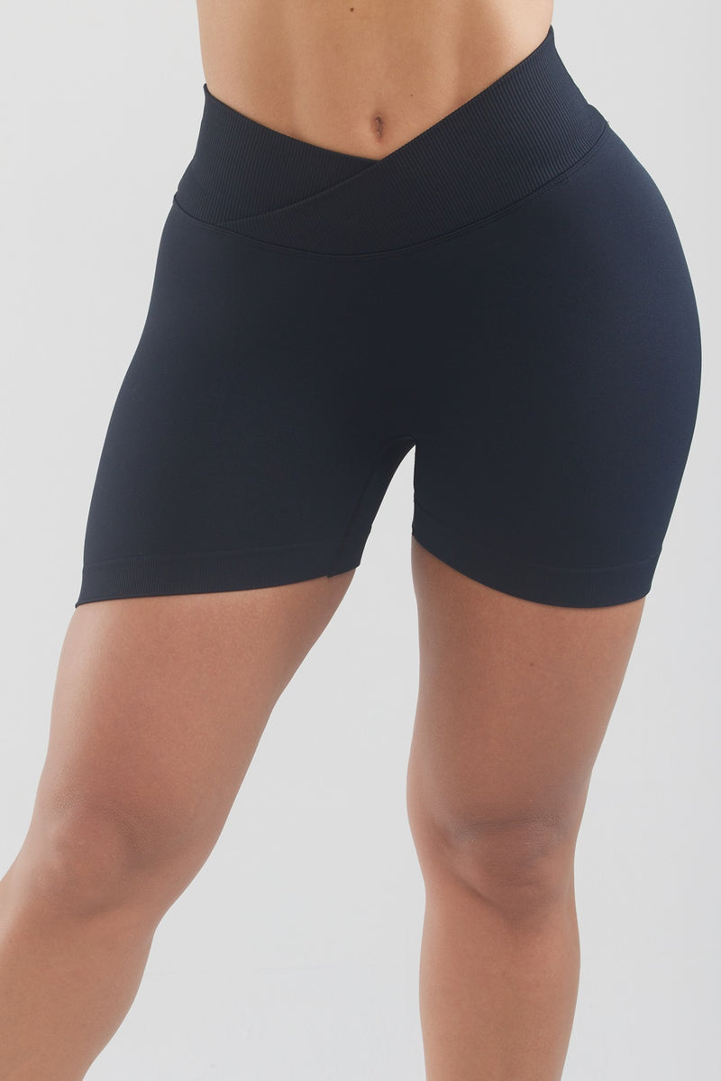 VIBE | SCUNCH BUTT V-WAIST SHORTS - BLACK