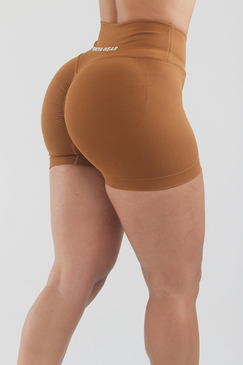 VIBE | SCUNCH BUTT V-WAIST SHORTS - RUST