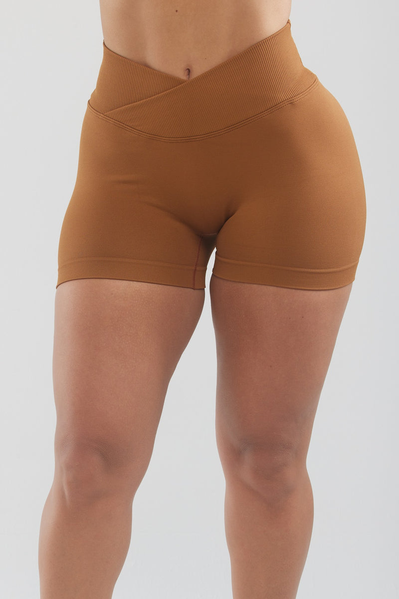 VIBE | SCUNCH BUTT V-WAIST SHORTS - RUST