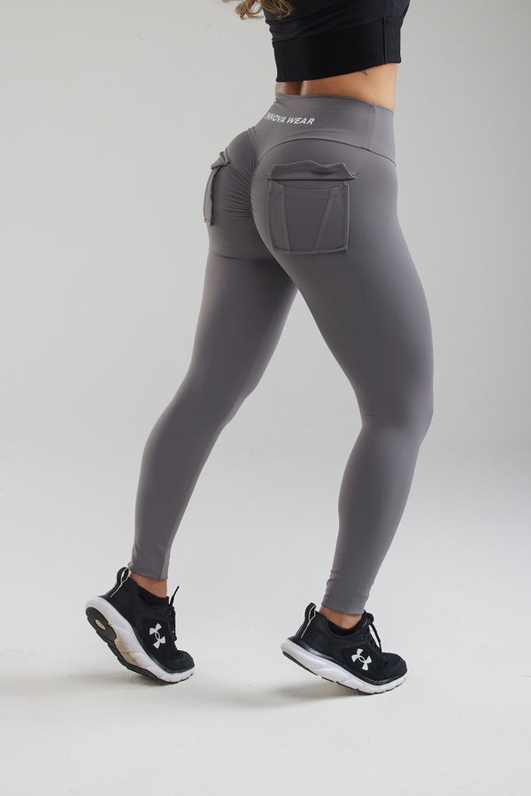 POCKET SCRUNCH BUTT LEGGINGS - GREY